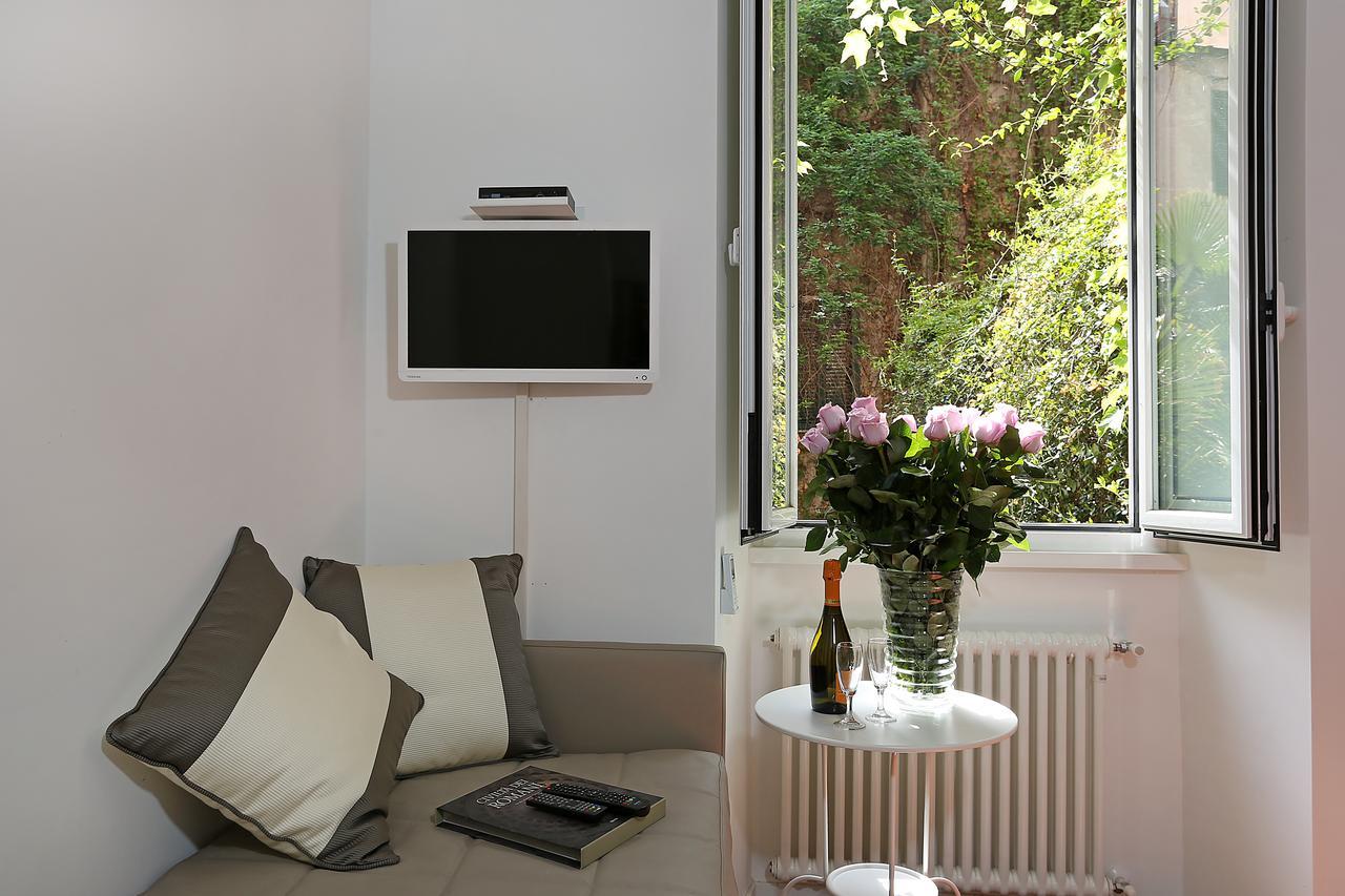 Bed & Breakfast Domus Croce 2*