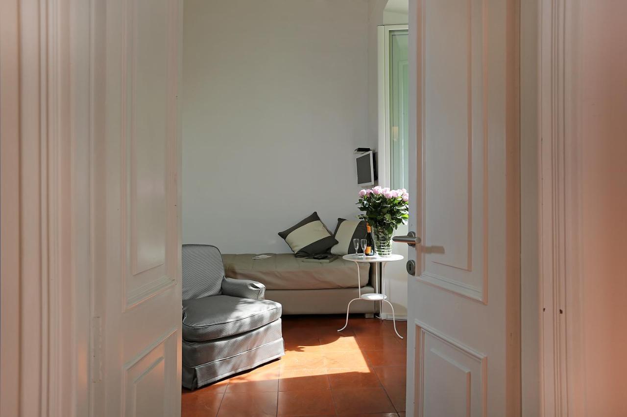 Domus Croce Bed & Breakfast Roma